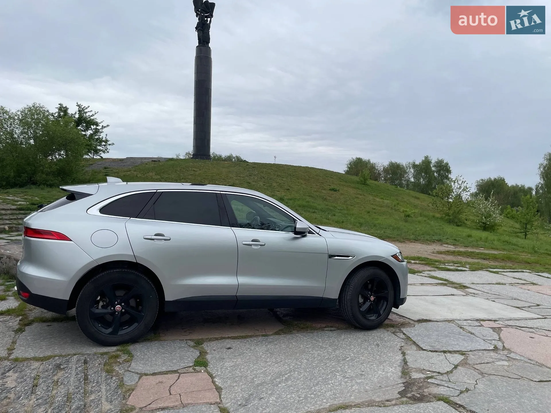 2018 Jaguar F-Pace - мініатюра 32
