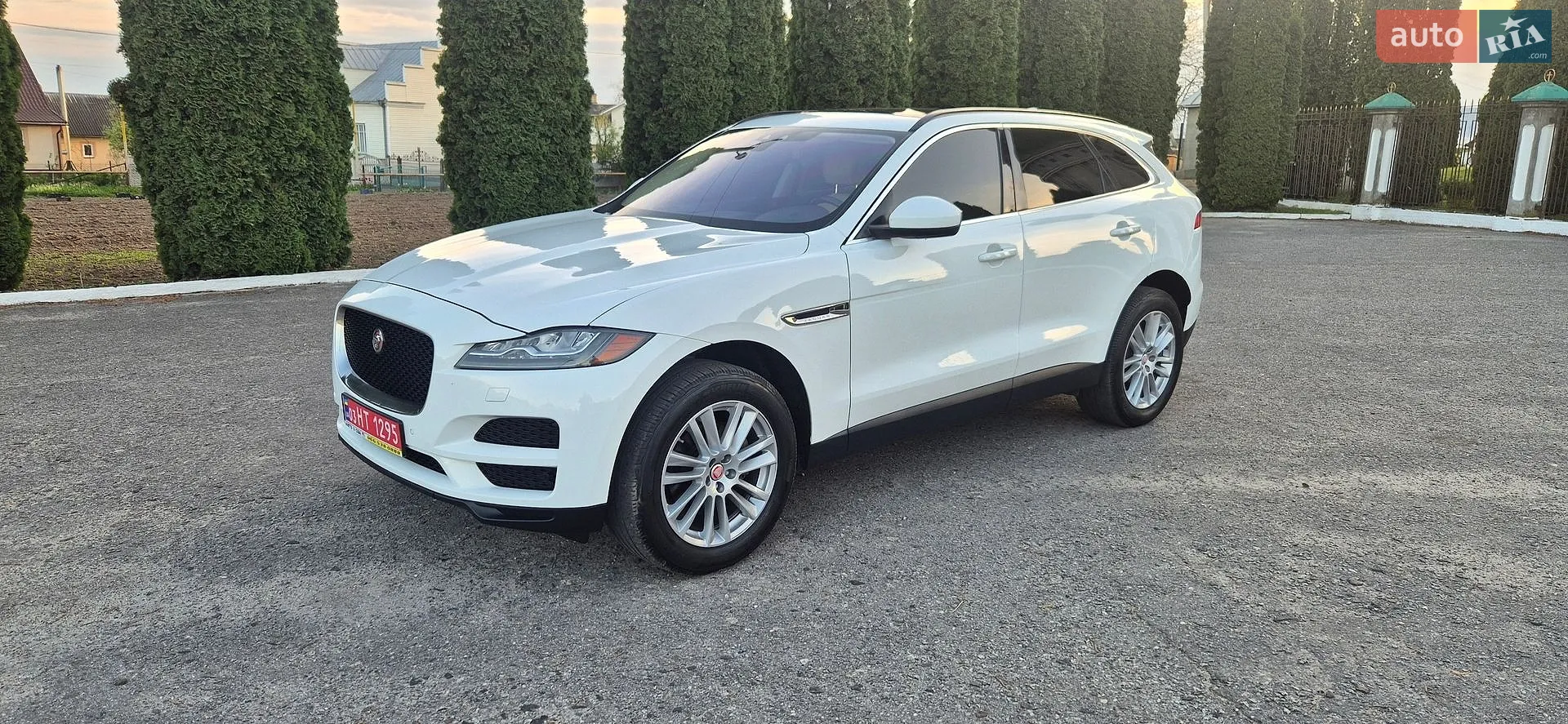 2017 Jaguar F-Pace - фото 1