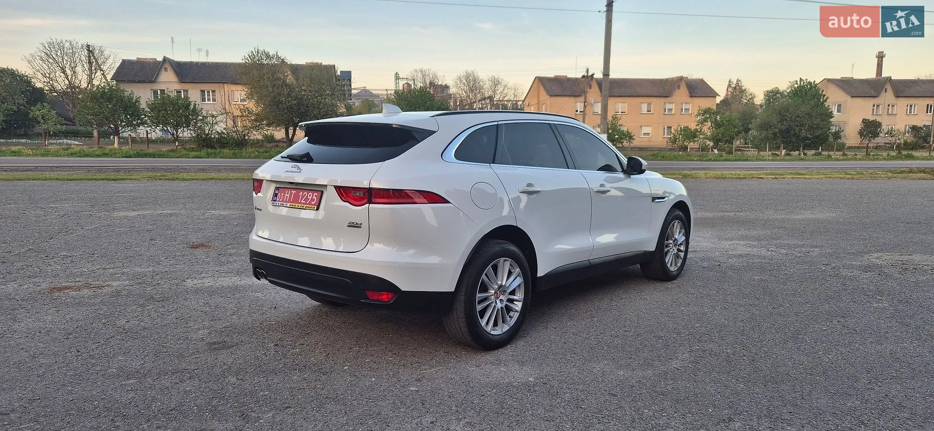 2017 Jaguar F-Pace - мініатюра 6