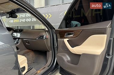 Позашляховик / Кросовер Jaguar F-Pace 2016 в Києві