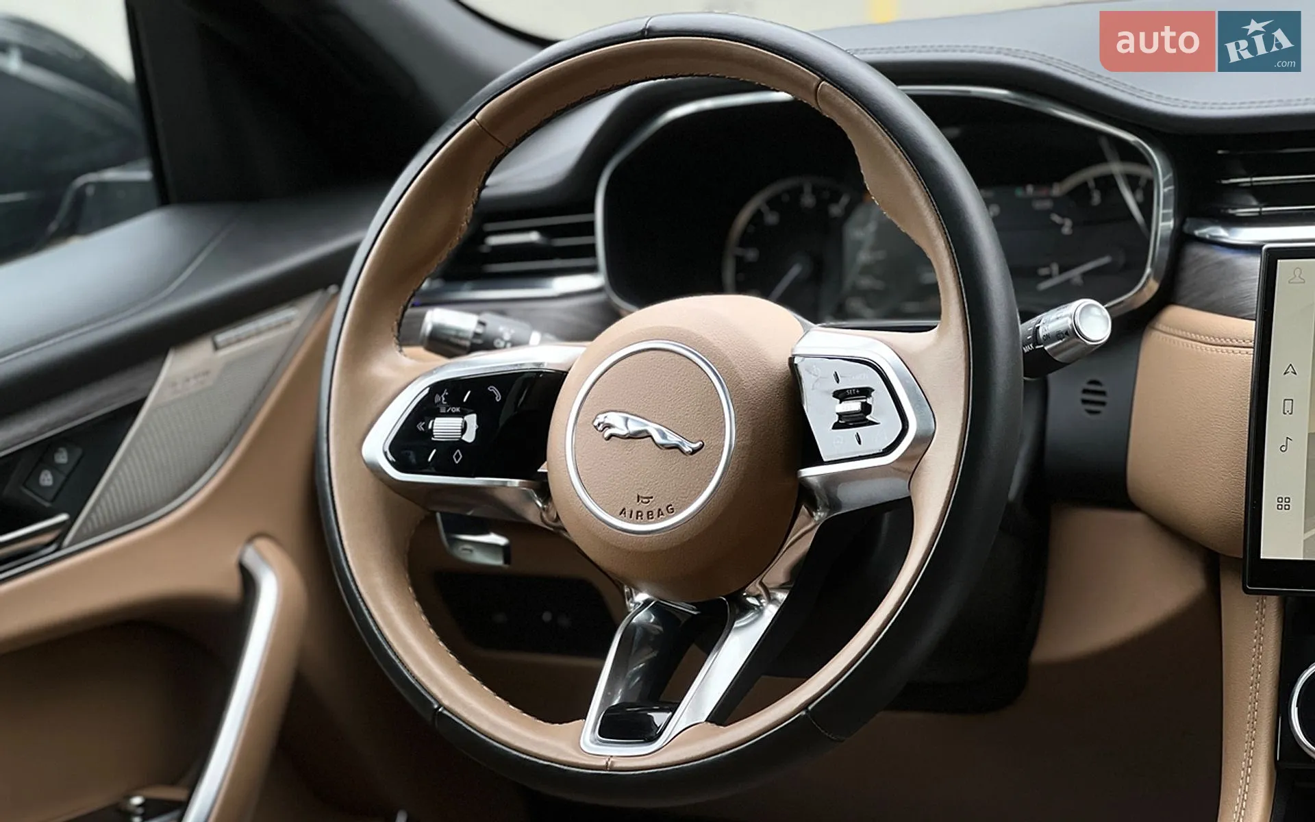 2022 Jaguar F-Pace - мініатюра 32