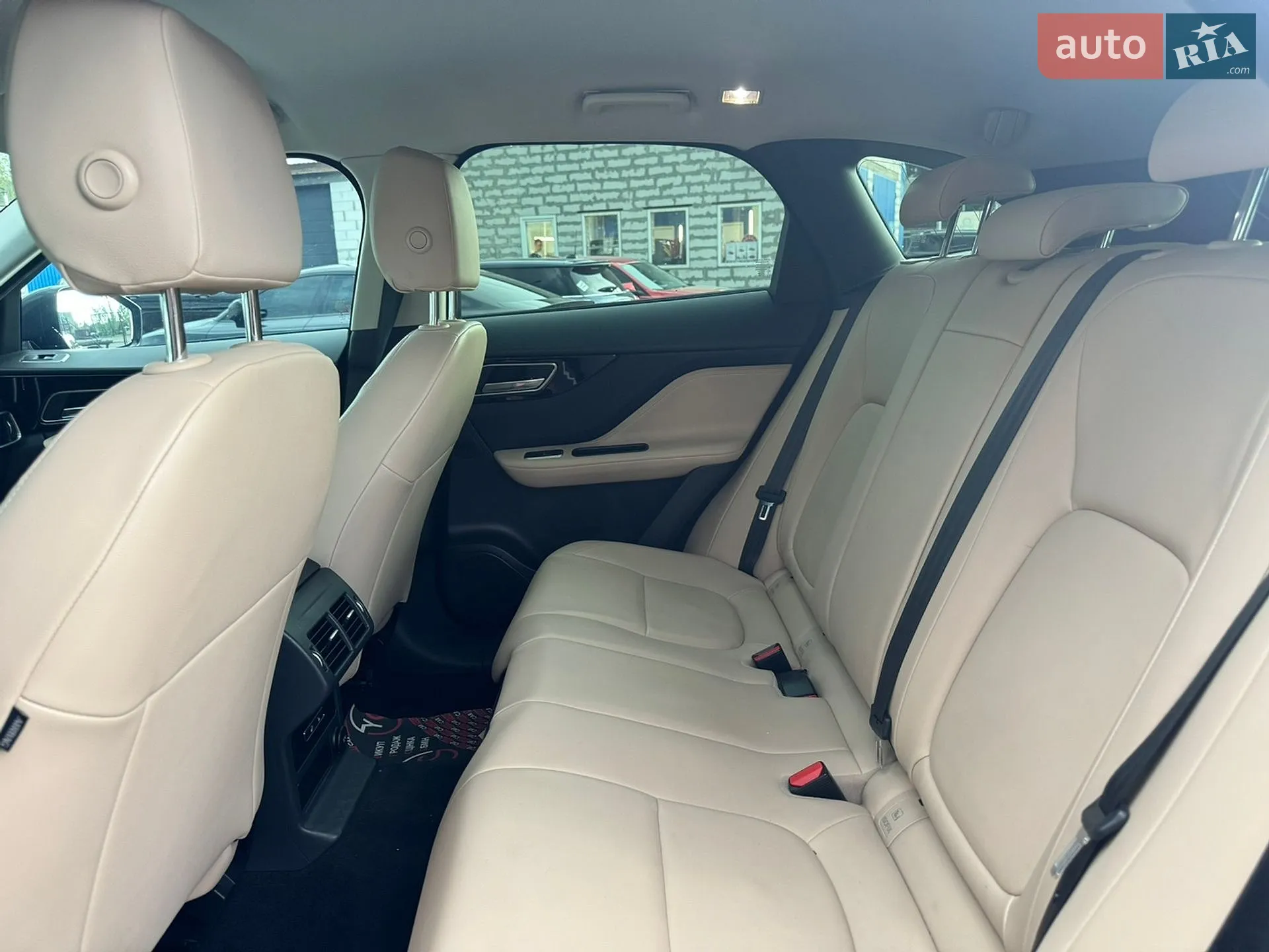 2016 Jaguar F-Pace - мініатюра 11