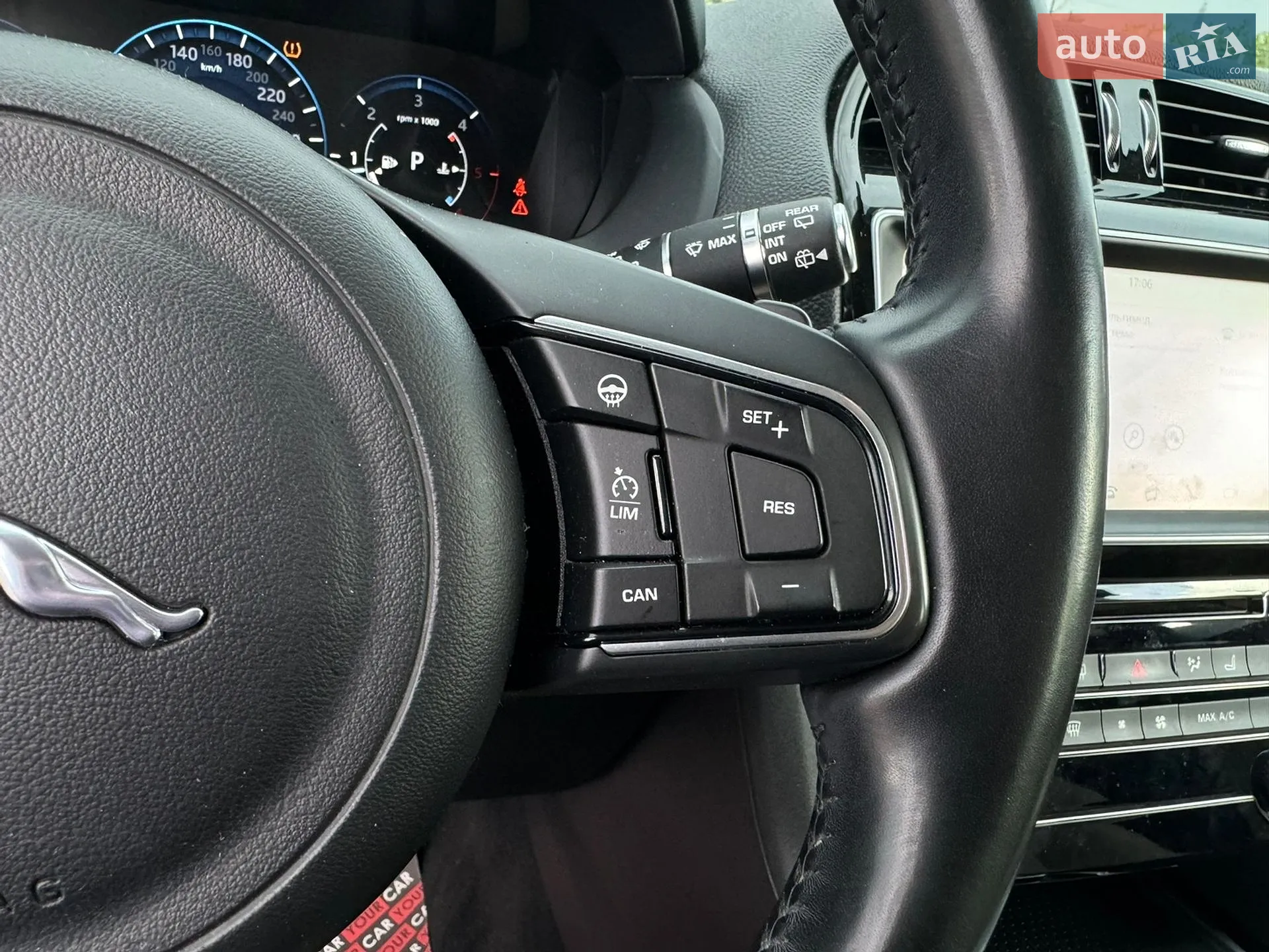 2016 Jaguar F-Pace - мініатюра 16