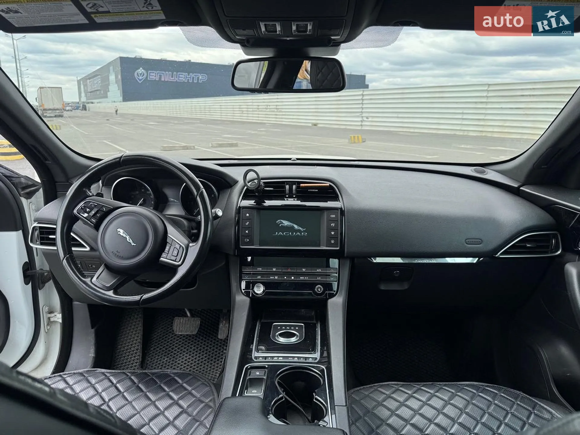 2016 Jaguar F-Pace - мініатюра 21
