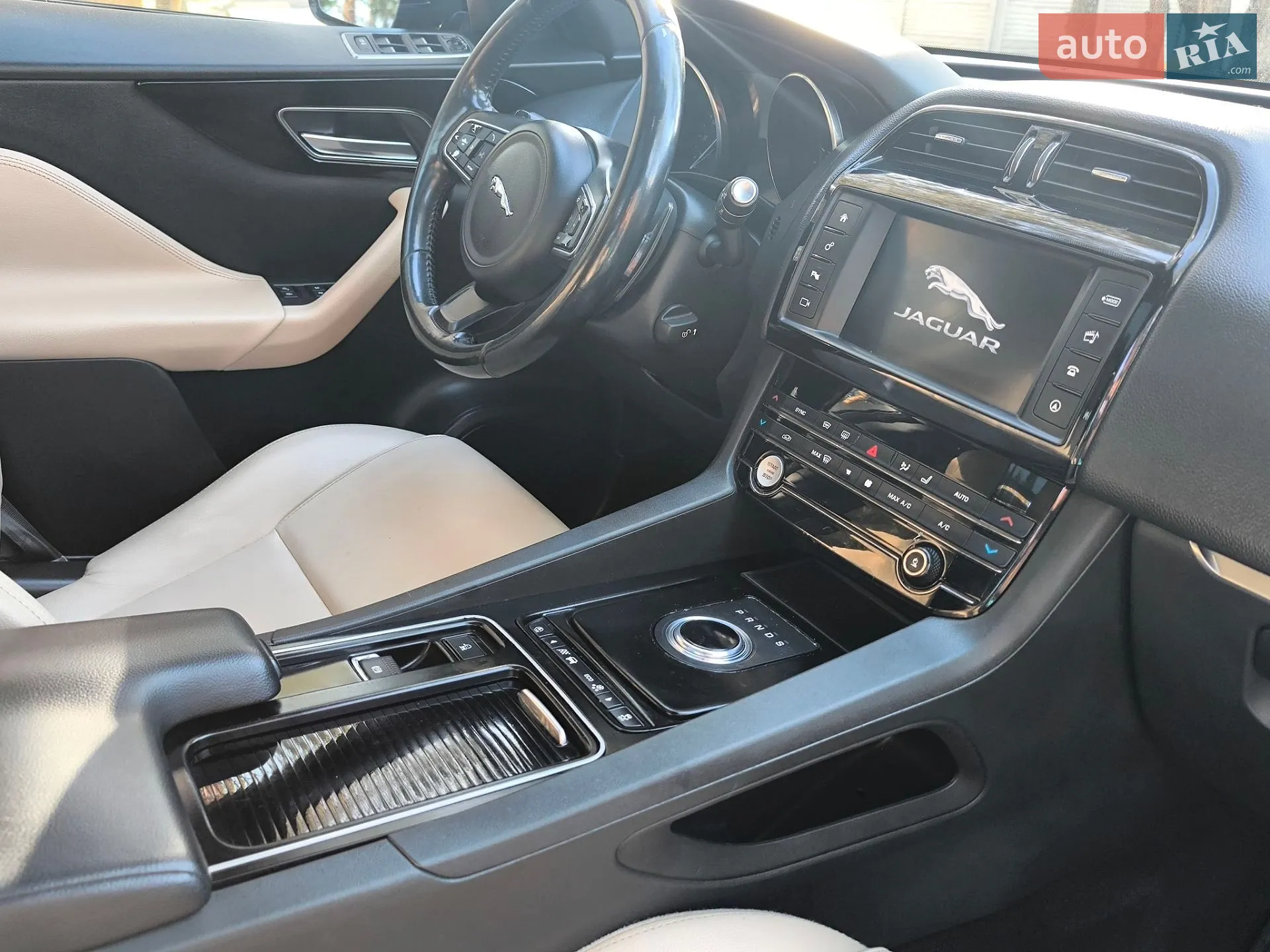 2017 Jaguar F-Pace - мініатюра 9