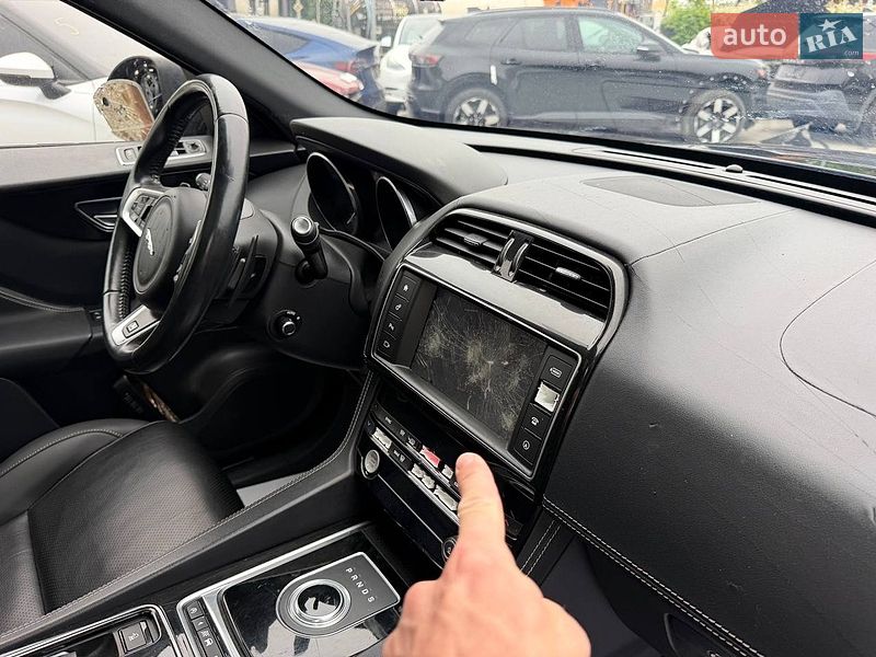 Внедорожник / Кроссовер Jaguar F-Pace 2016 в Луцке