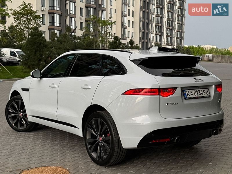 Внедорожник / Кроссовер Jaguar F-Pace 2016 в Киеве