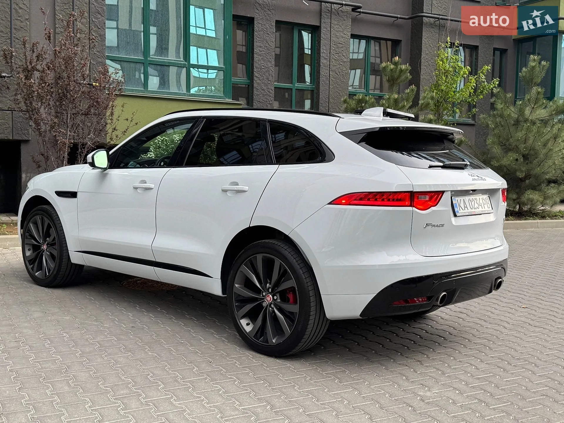2016 Jaguar F-Pace - мініатюра 16