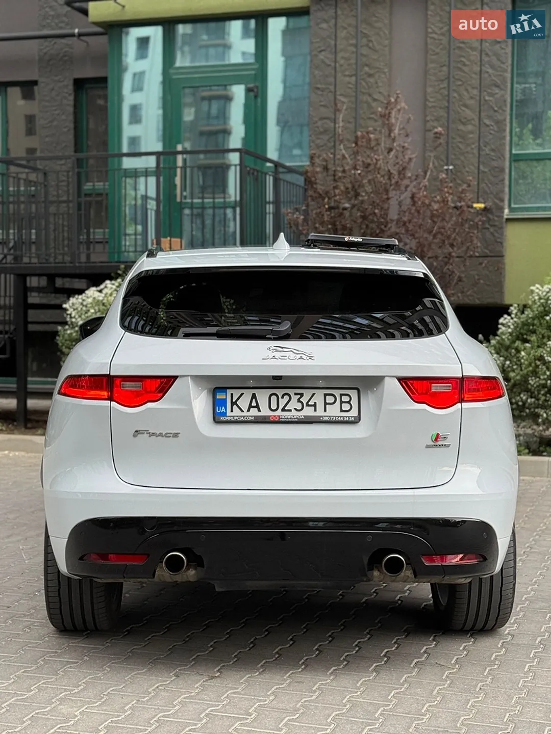 2016 Jaguar F-Pace - мініатюра 18
