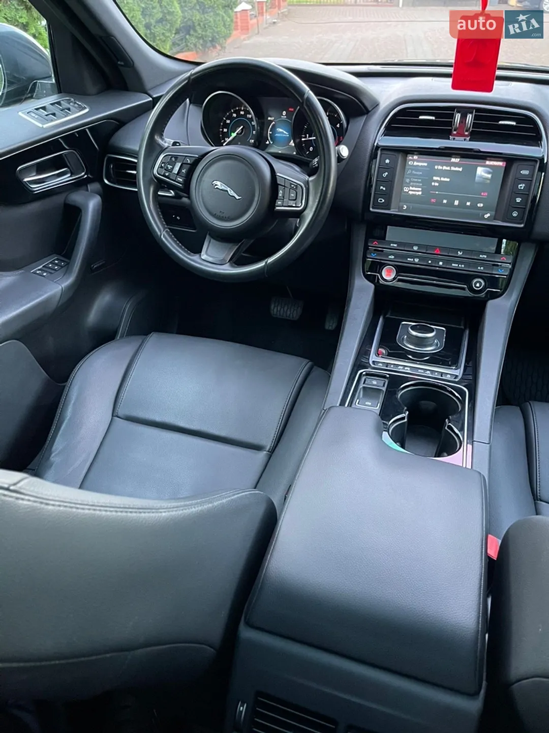 2016 Jaguar F-Pace - мініатюра 35