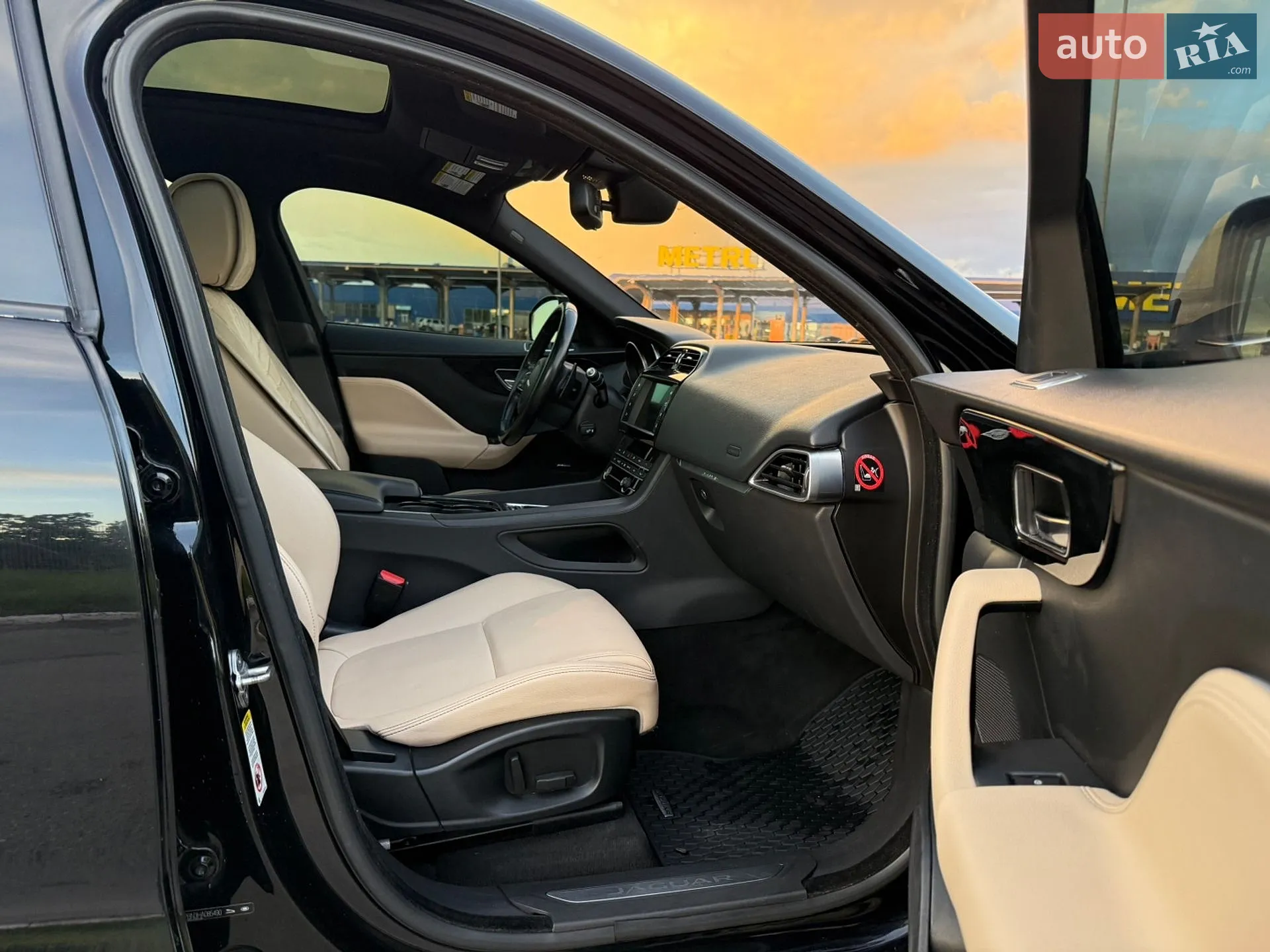 2016 Jaguar F-Pace - мініатюра 22