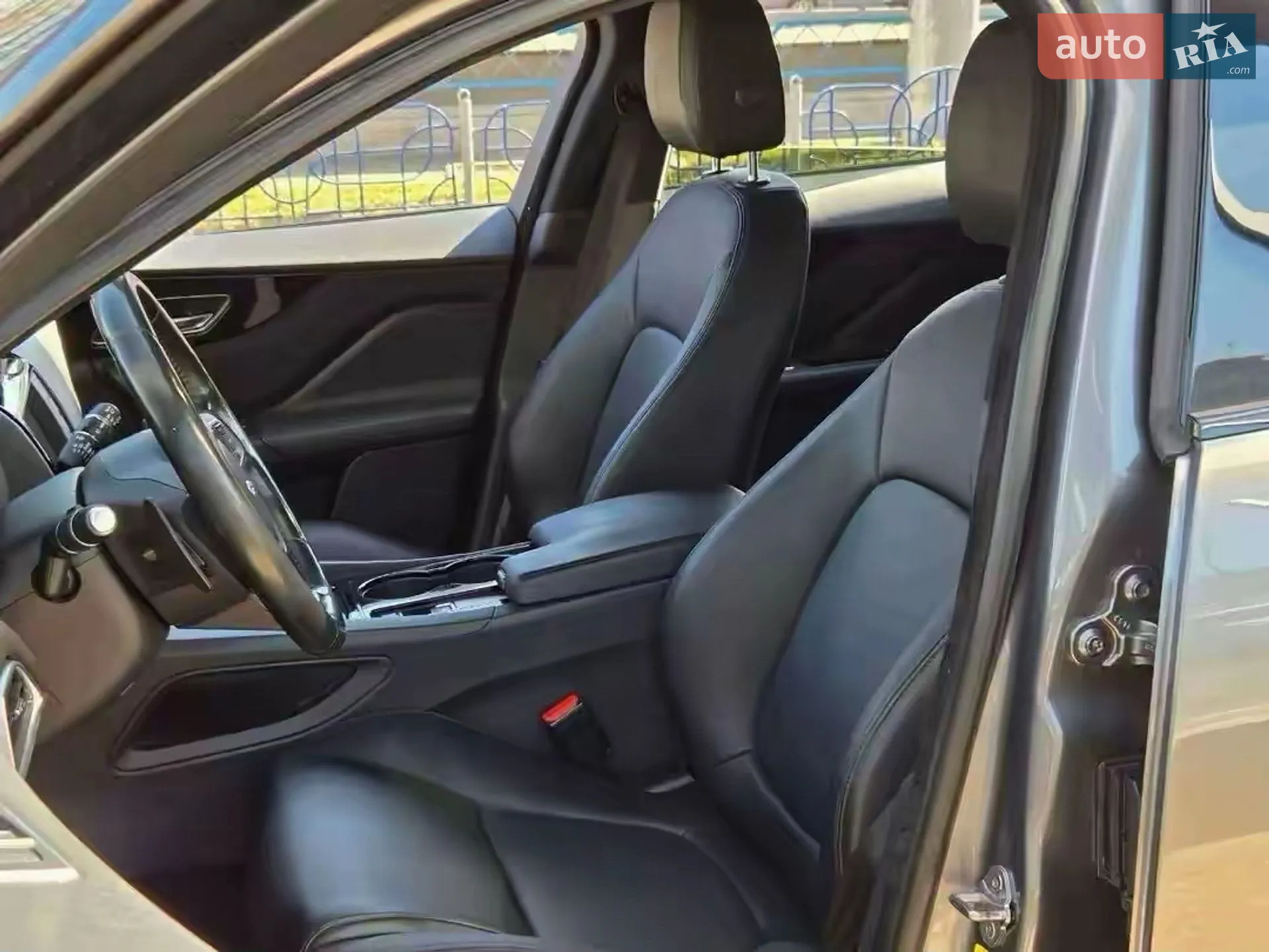 2016 Jaguar F-Pace - мініатюра 18