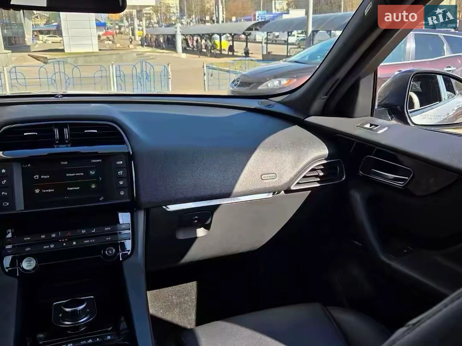 2016 Jaguar F-Pace - мініатюра 28