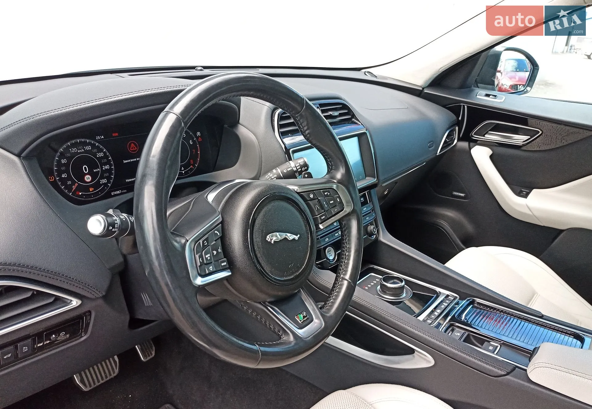 2018 Jaguar F-Pace - мініатюра 11