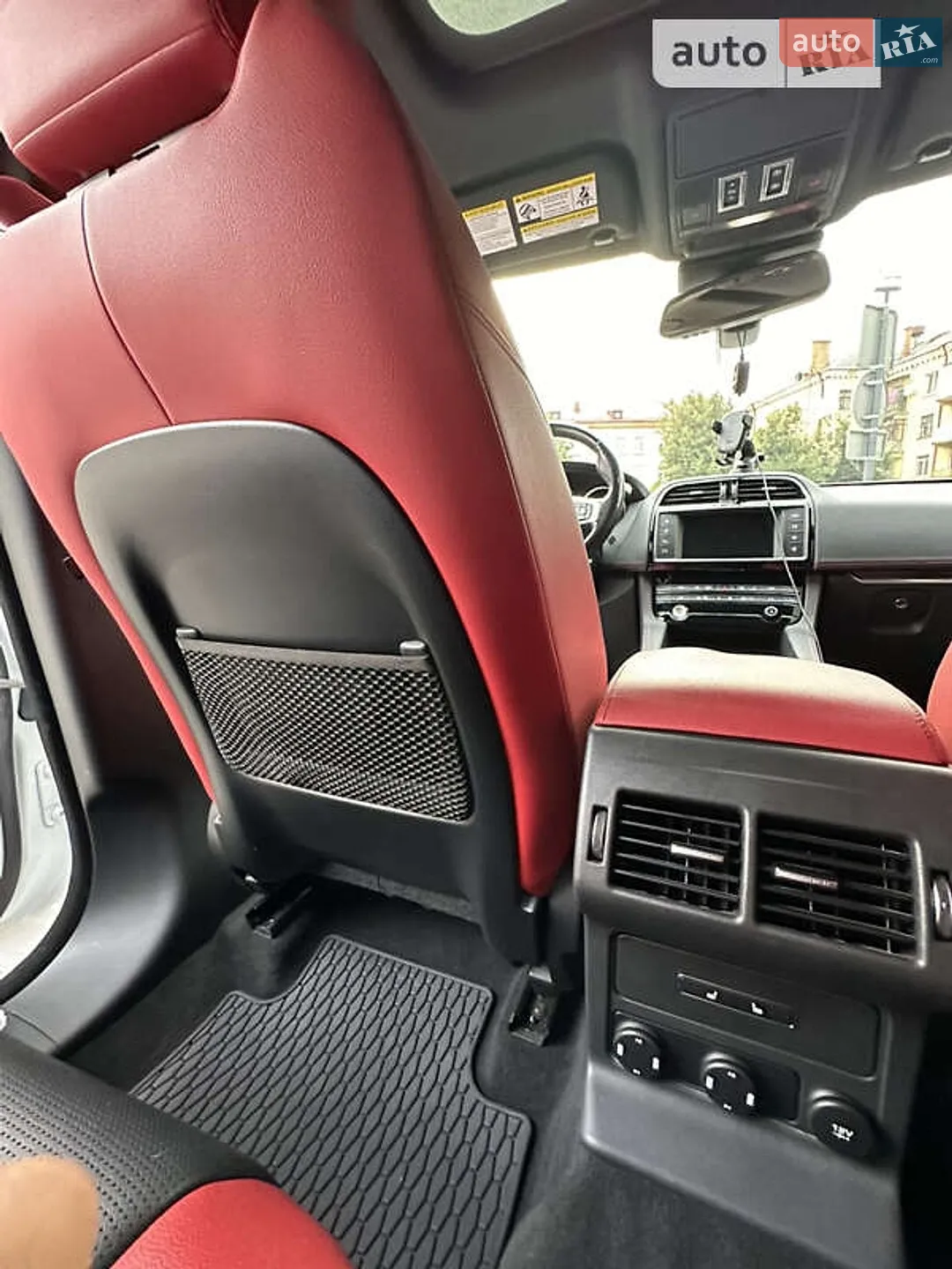 2018 Jaguar F-Pace - мініатюра 21
