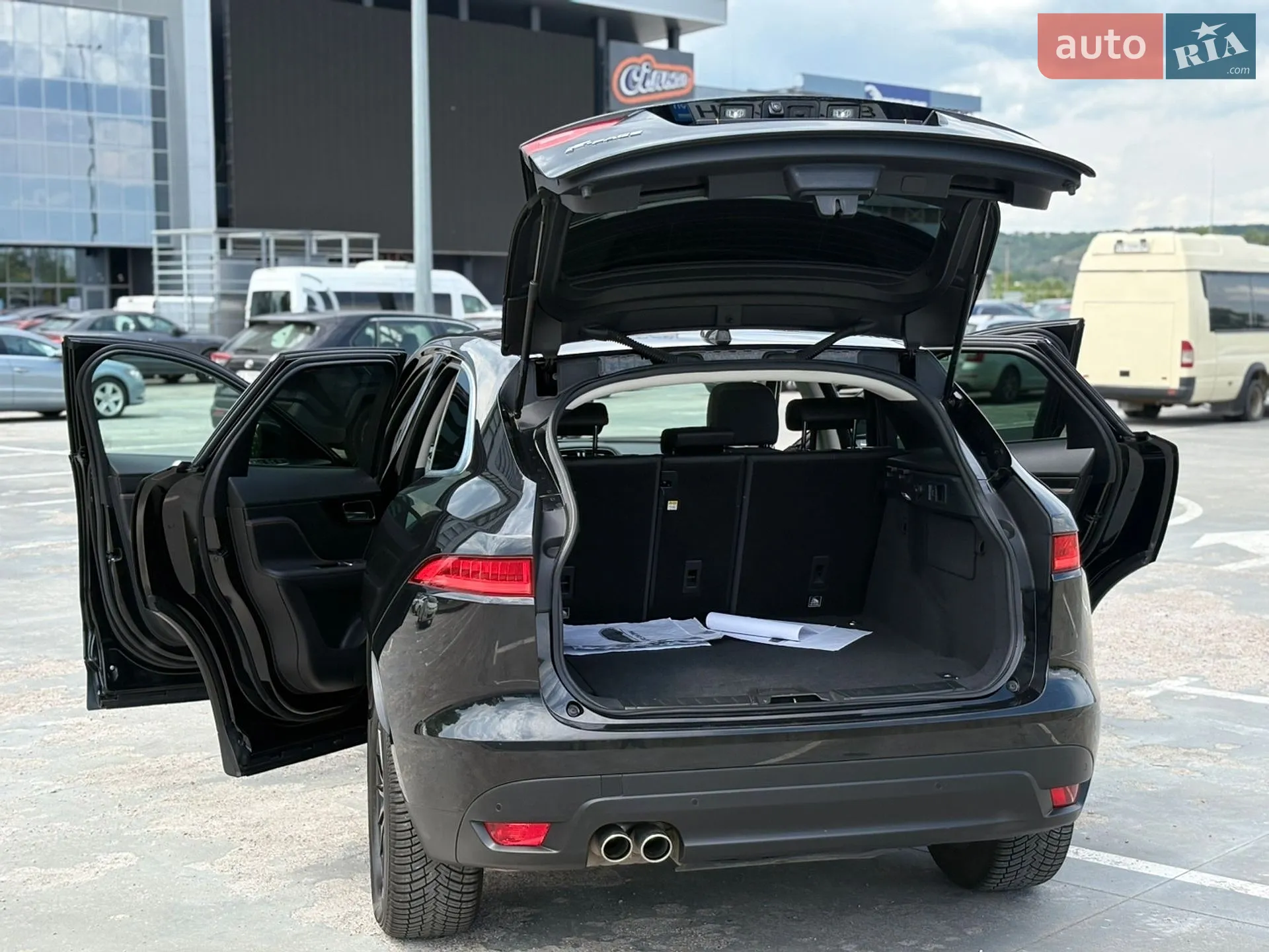 2016 Jaguar F-Pace - мініатюра 15