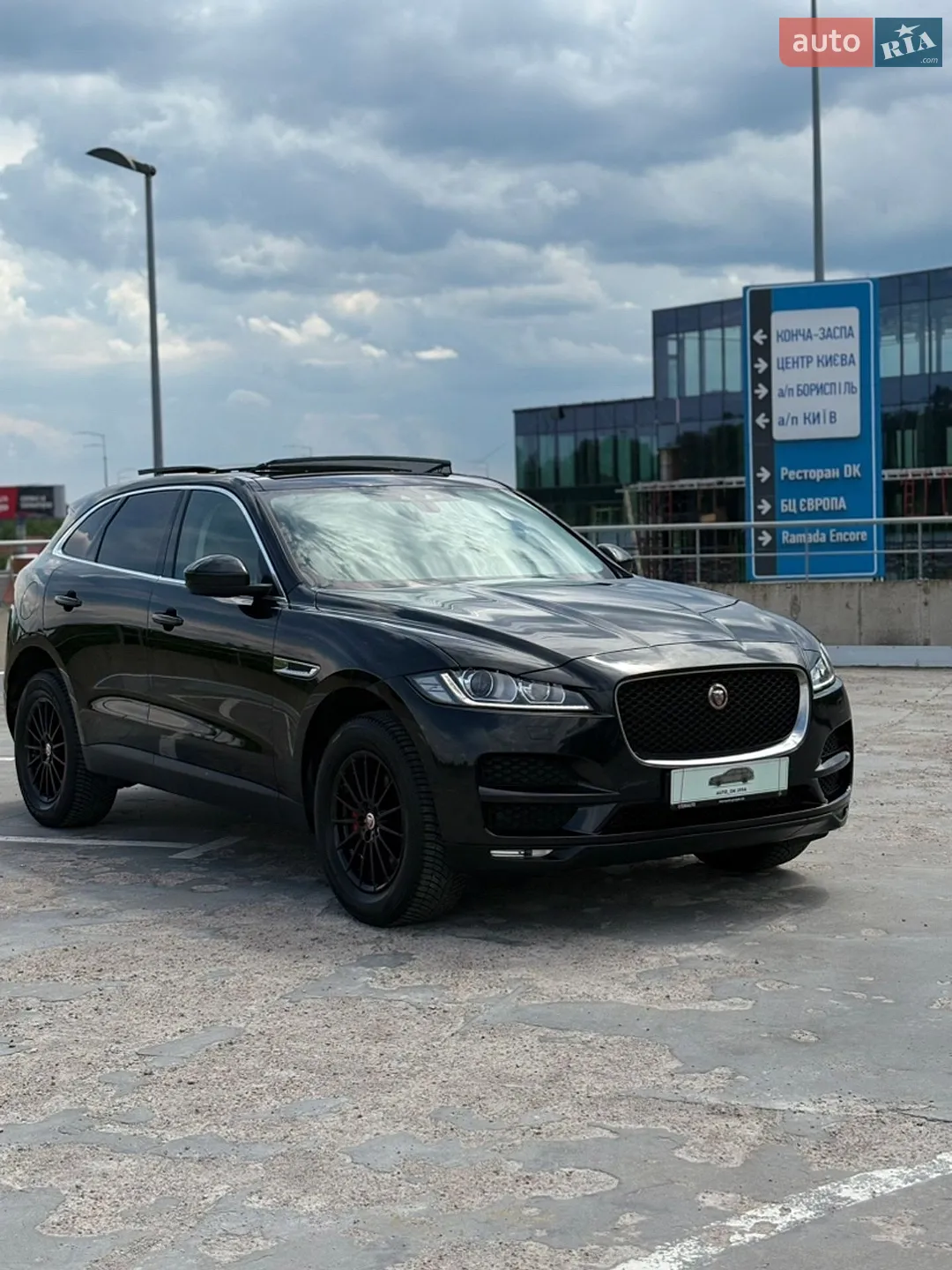 2016 Jaguar F-Pace - мініатюра 31