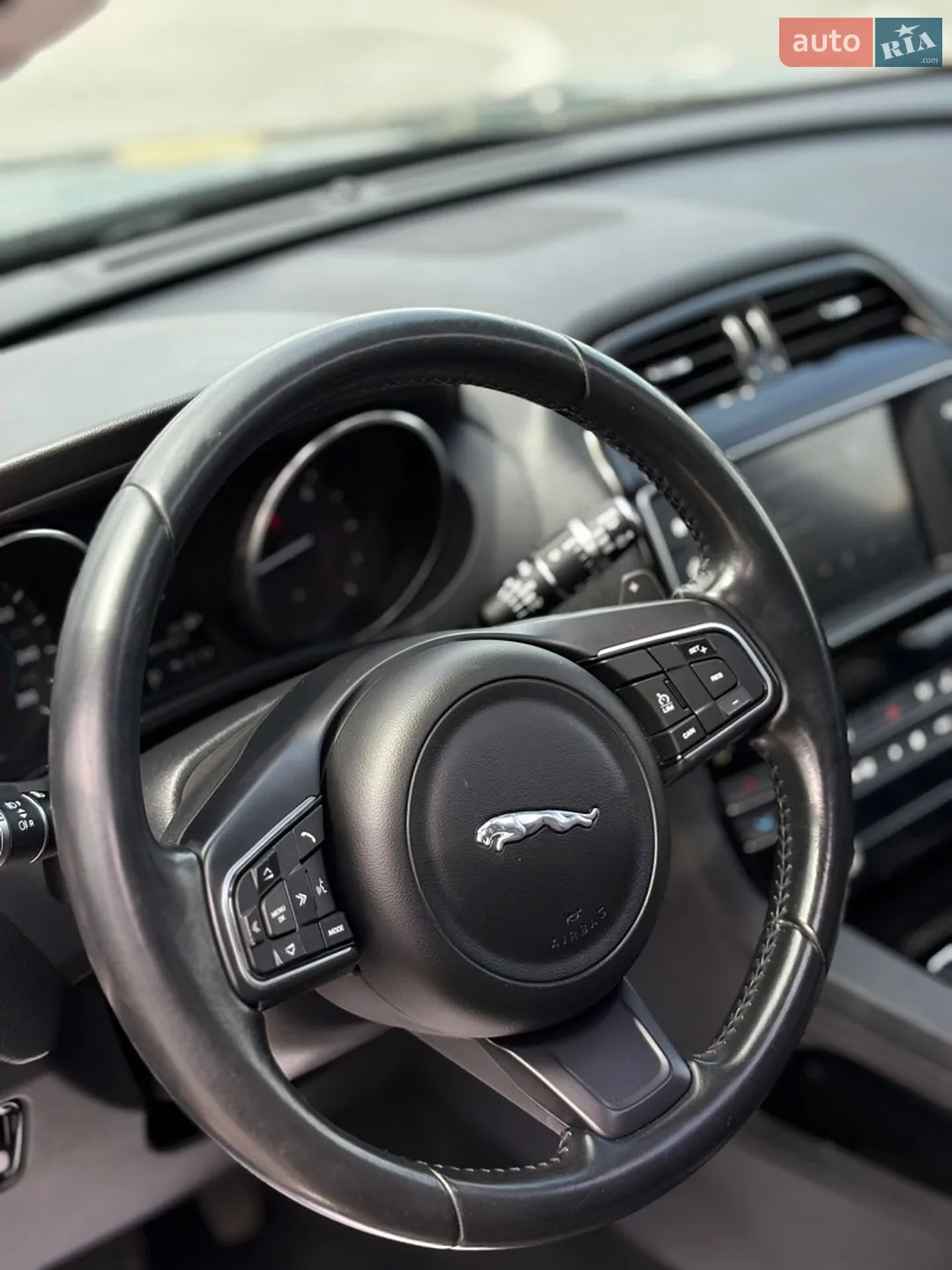 2016 Jaguar F-Pace - мініатюра 47