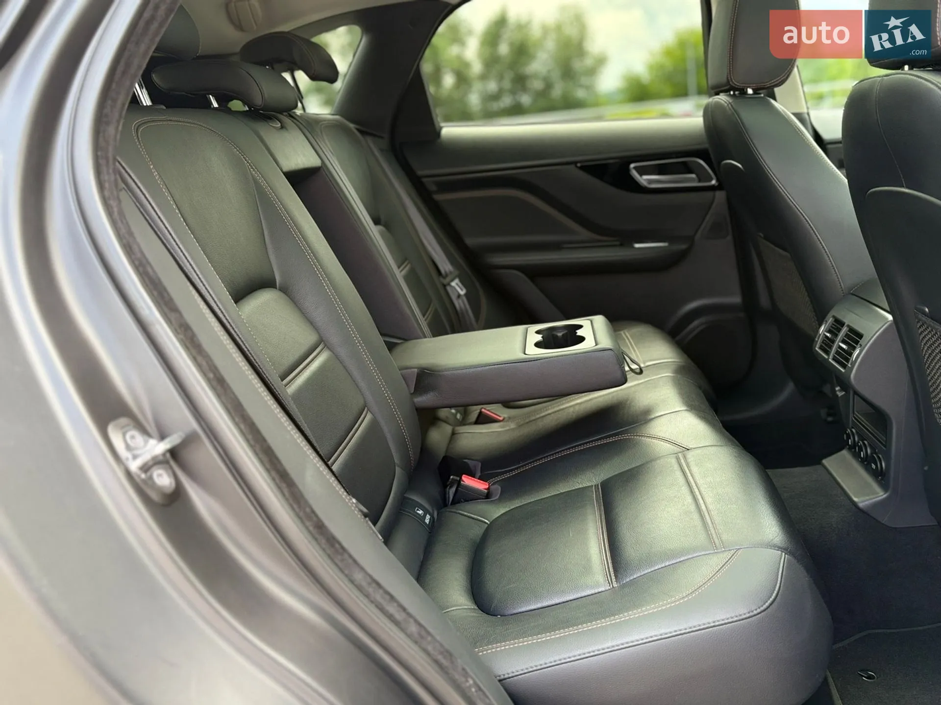 2016 Jaguar F-Pace - мініатюра 63