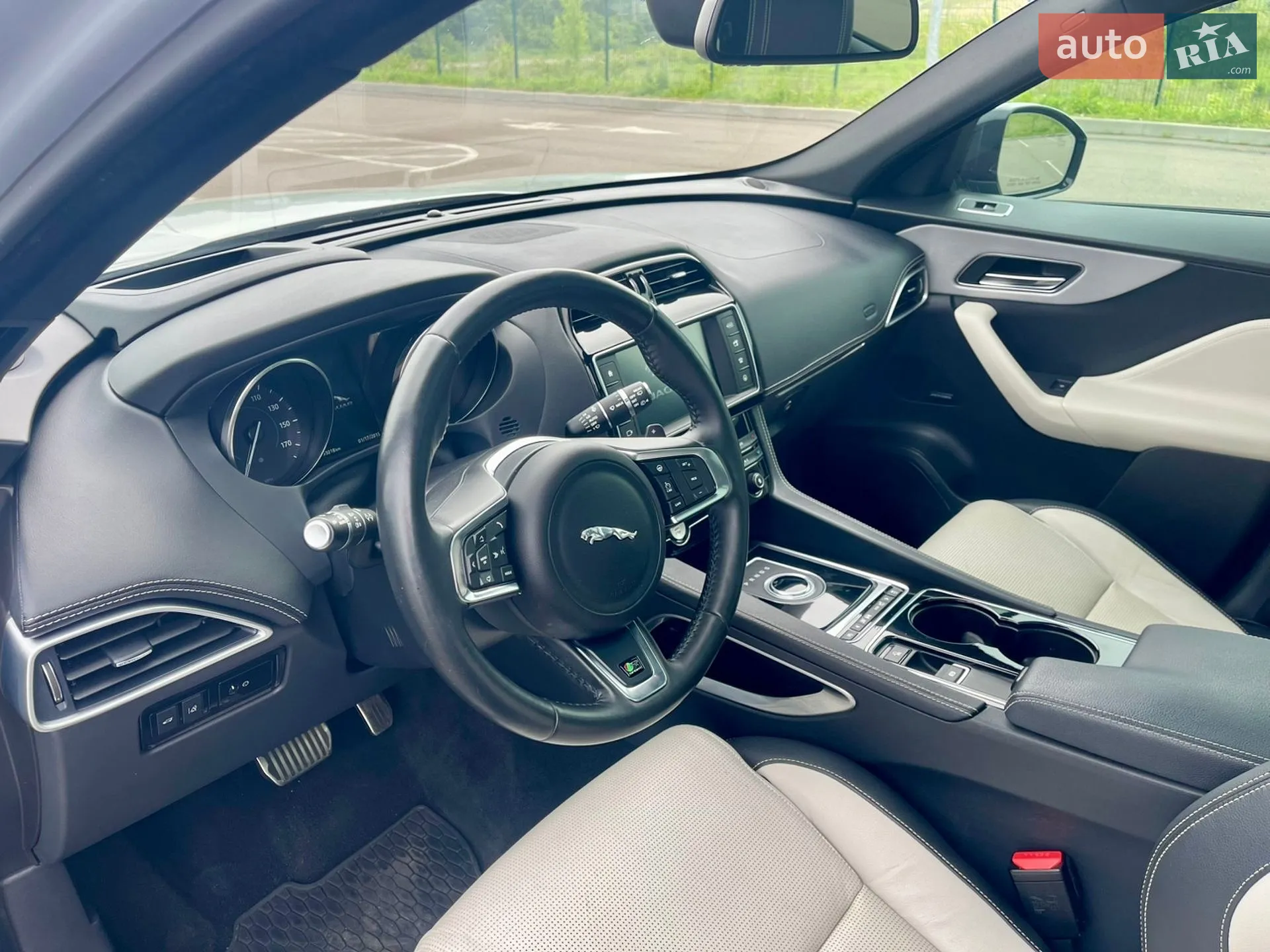 2017 Jaguar F-Pace - мініатюра 24