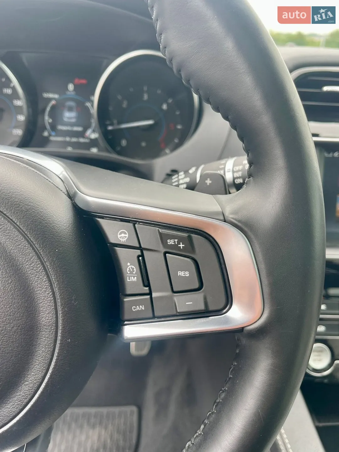 2017 Jaguar F-Pace - мініатюра 46