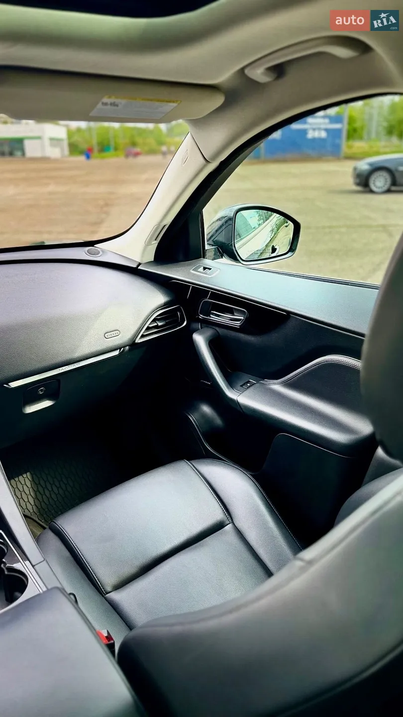 2016 Jaguar F-Pace - мініатюра 11