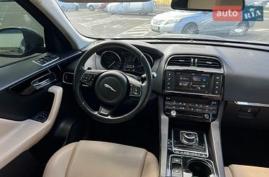 Внедорожник / Кроссовер Jaguar F-Pace 2016 в Киеве