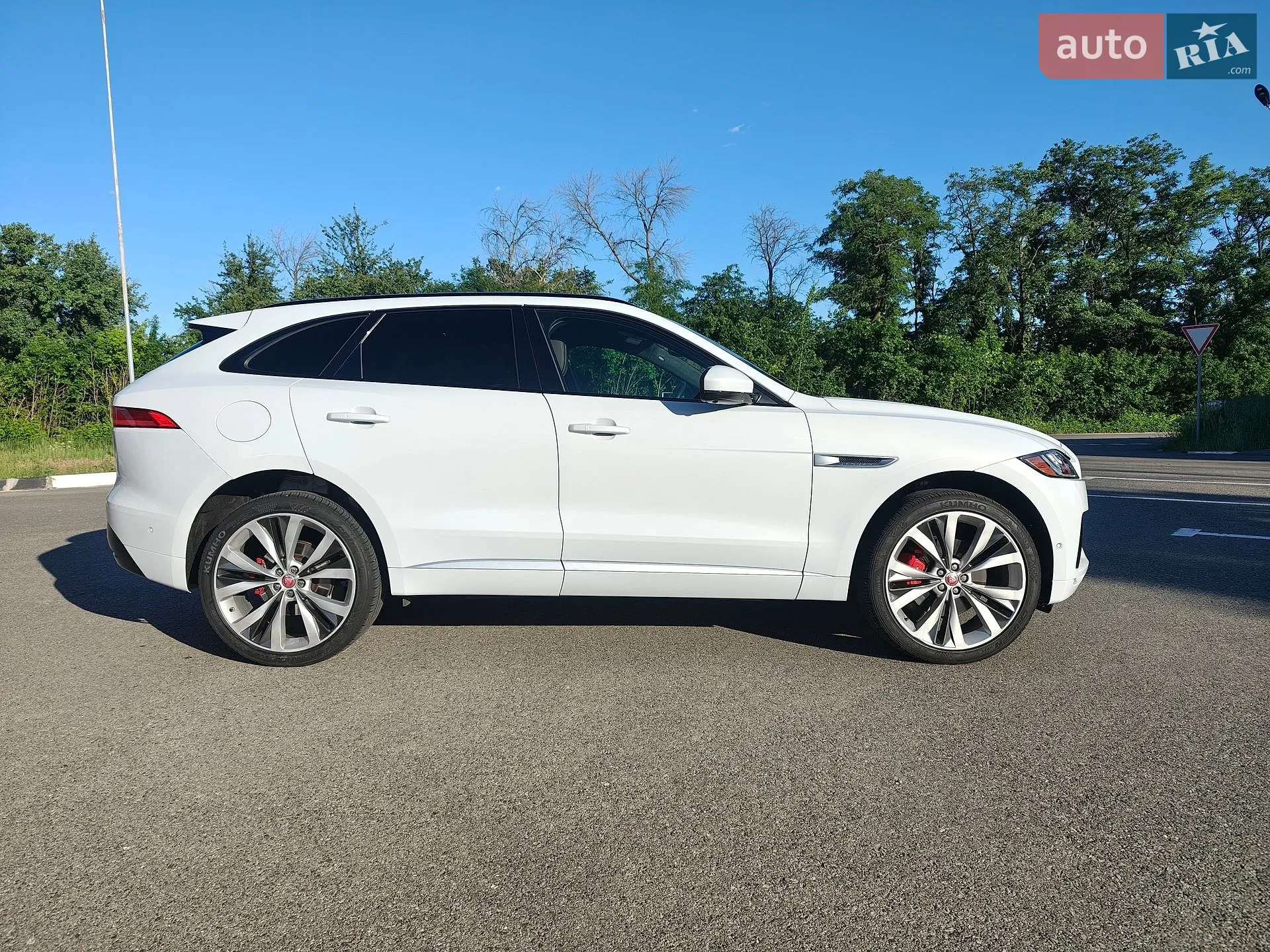 2016 Jaguar F-Pace - мініатюра 2