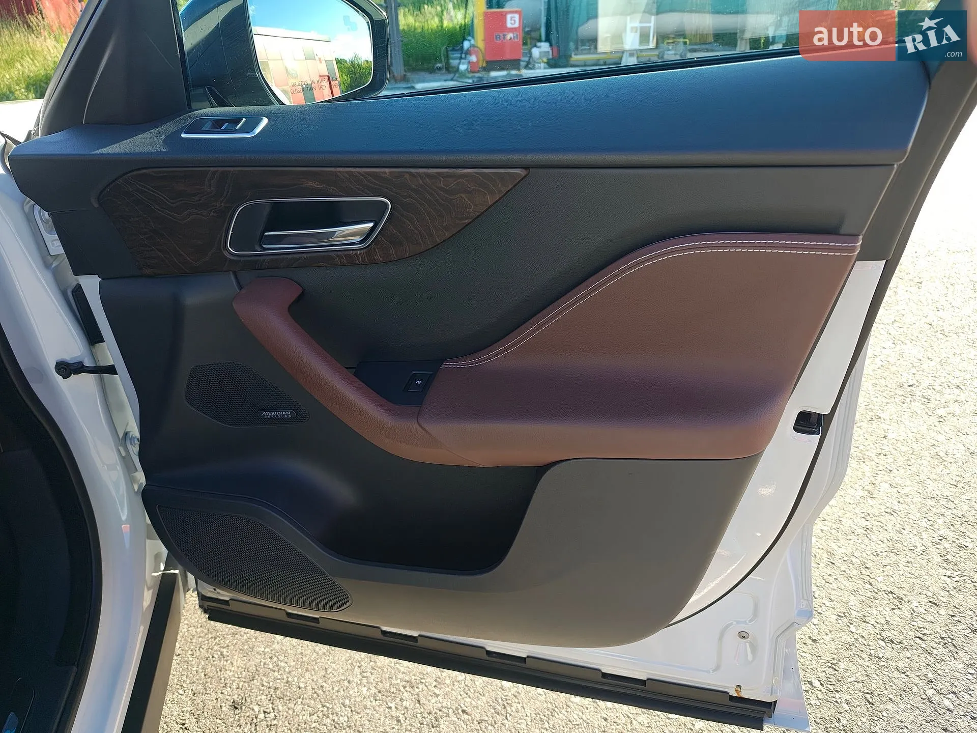 2016 Jaguar F-Pace - мініатюра 37