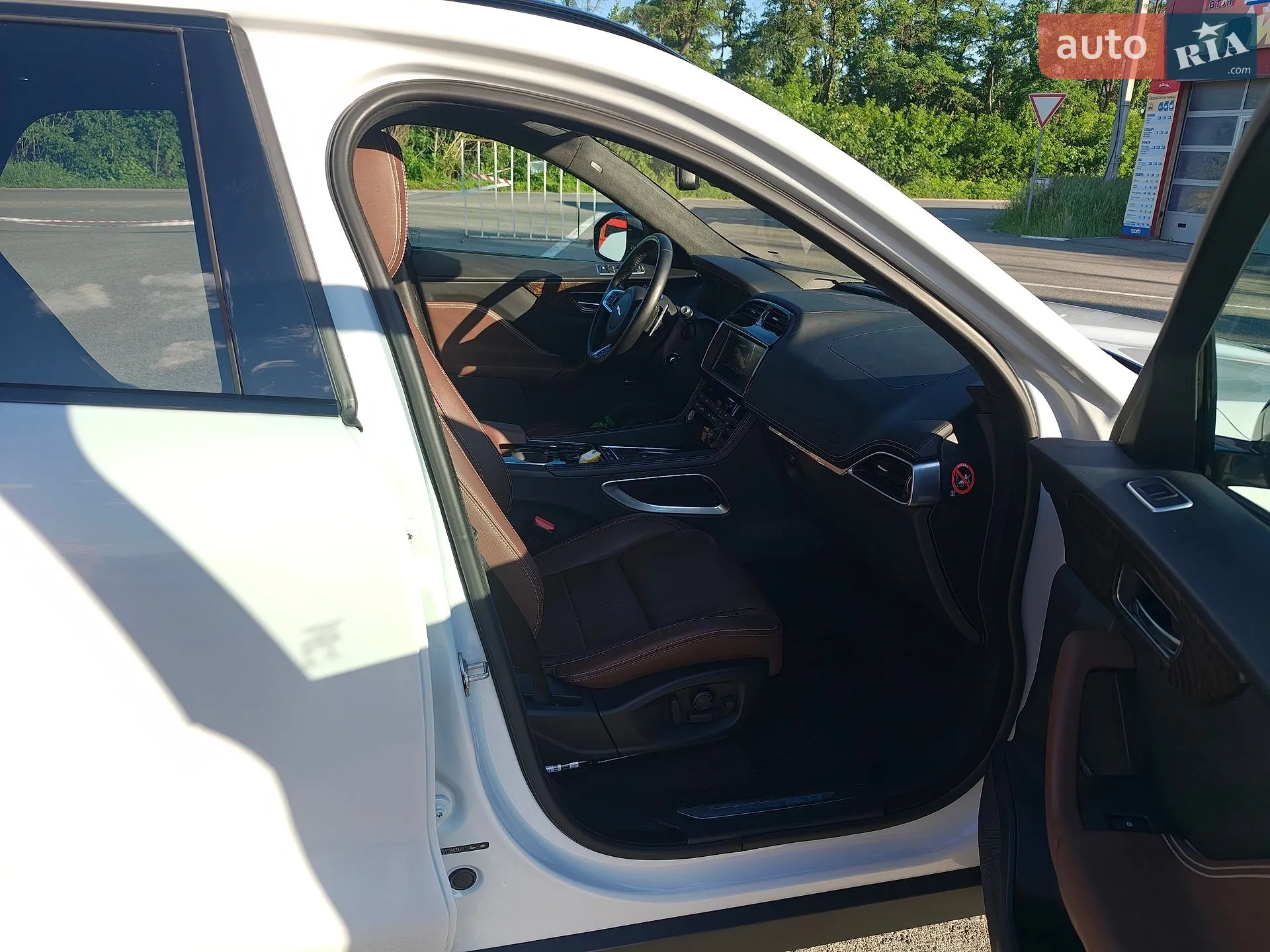 2016 Jaguar F-Pace - мініатюра 35