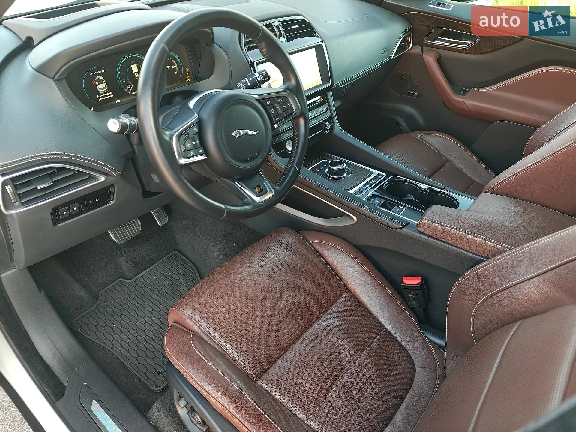 2016 Jaguar F-Pace - мініатюра 26