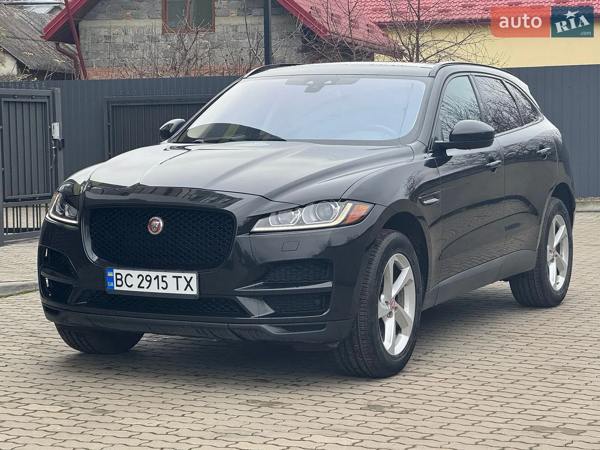 2016 Jaguar F-Pace - мініатюра 2