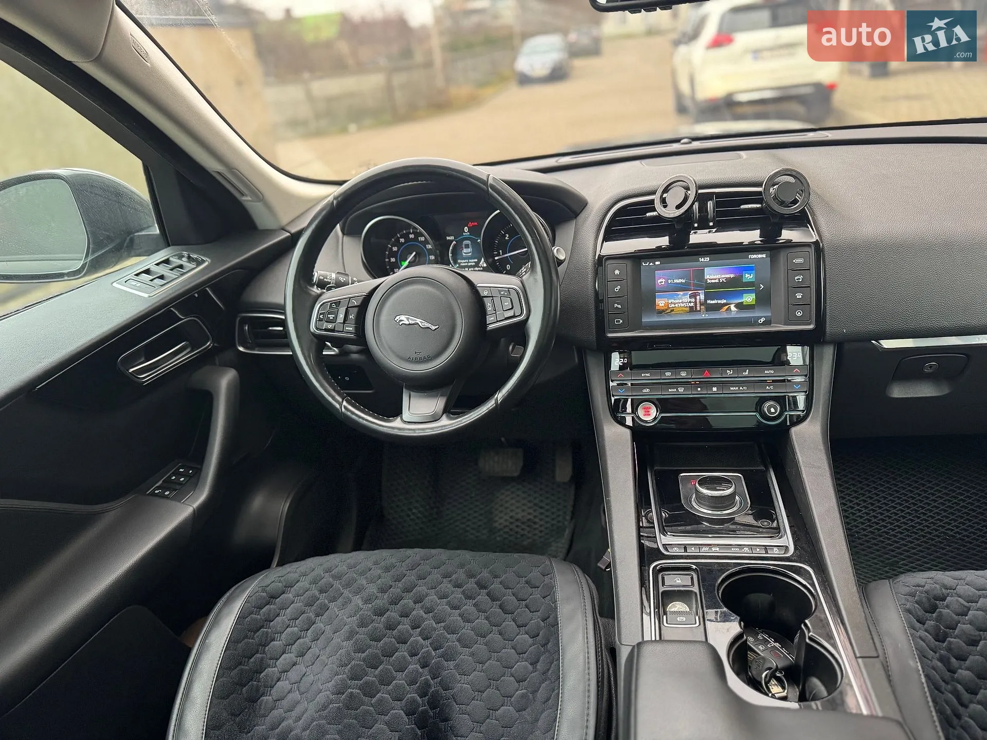 2016 Jaguar F-Pace - мініатюра 8