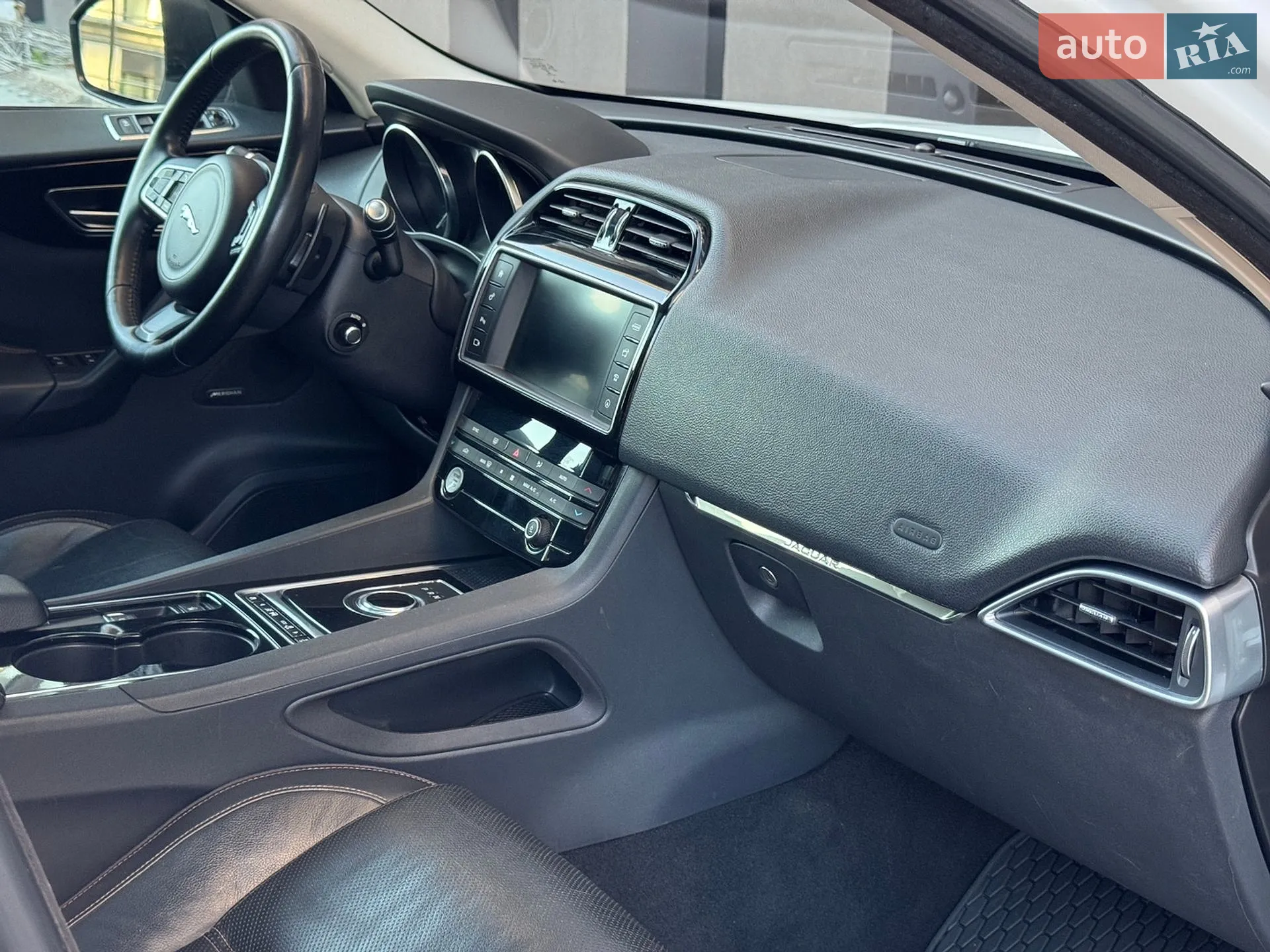 2017 Jaguar F-Pace - мініатюра 18