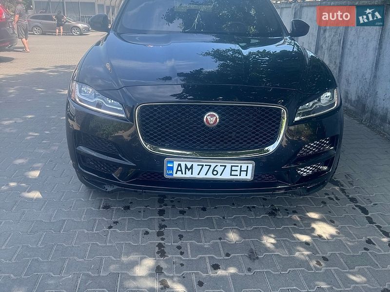 Jaguar F-Pace, фото з оголошення
