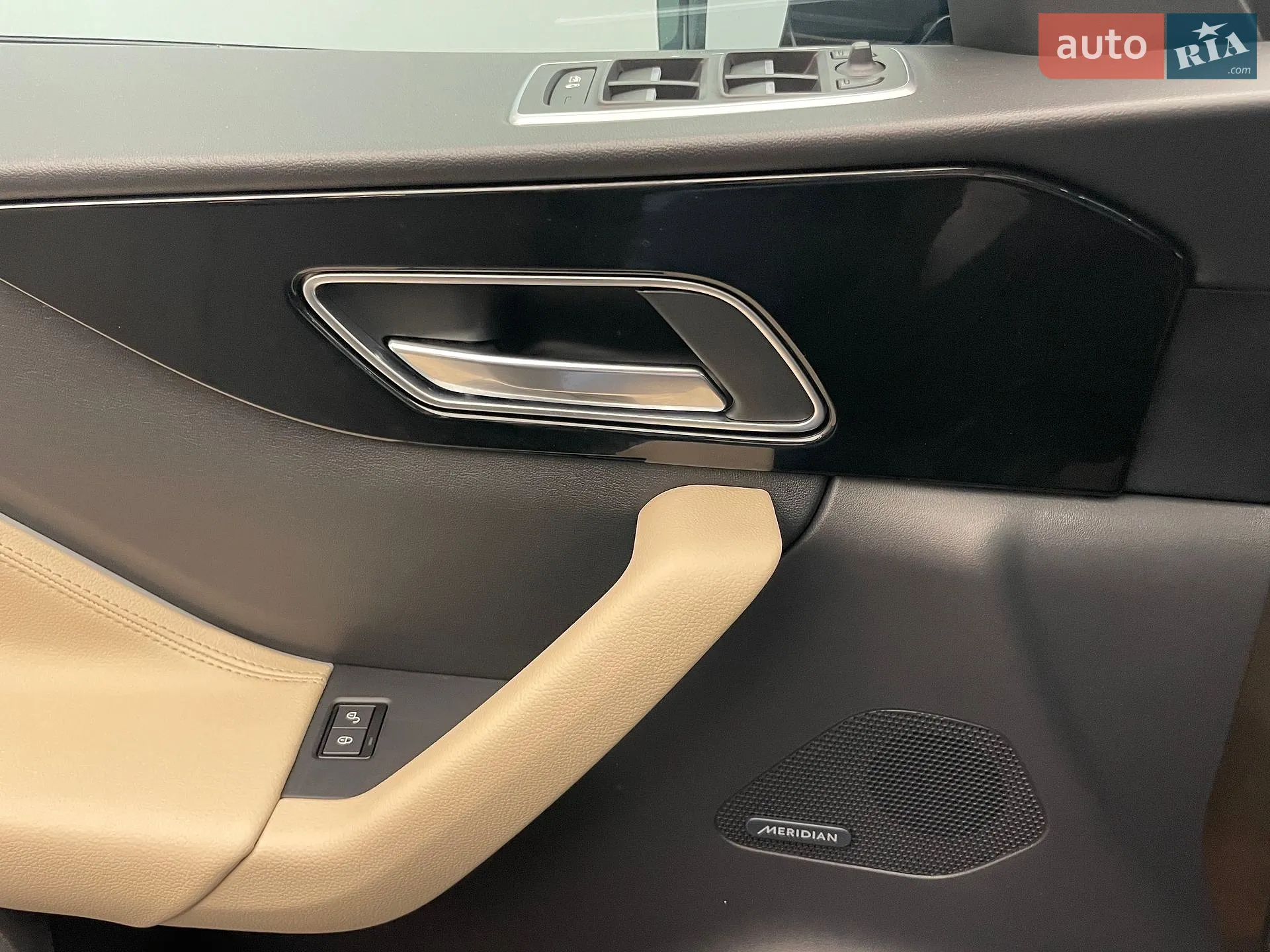 2016 Jaguar F-Pace - мініатюра 17