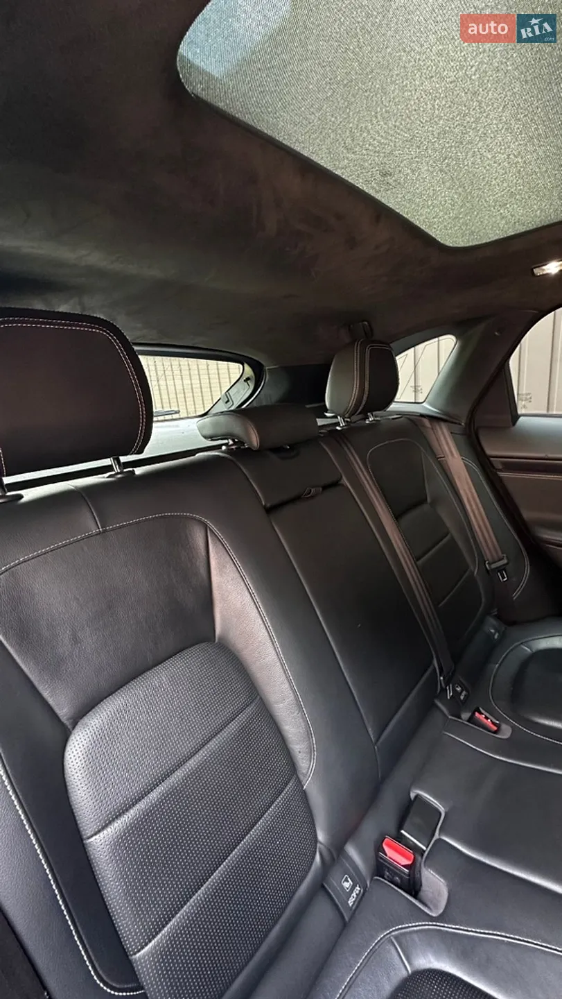 2018 Jaguar F-Pace - мініатюра 8