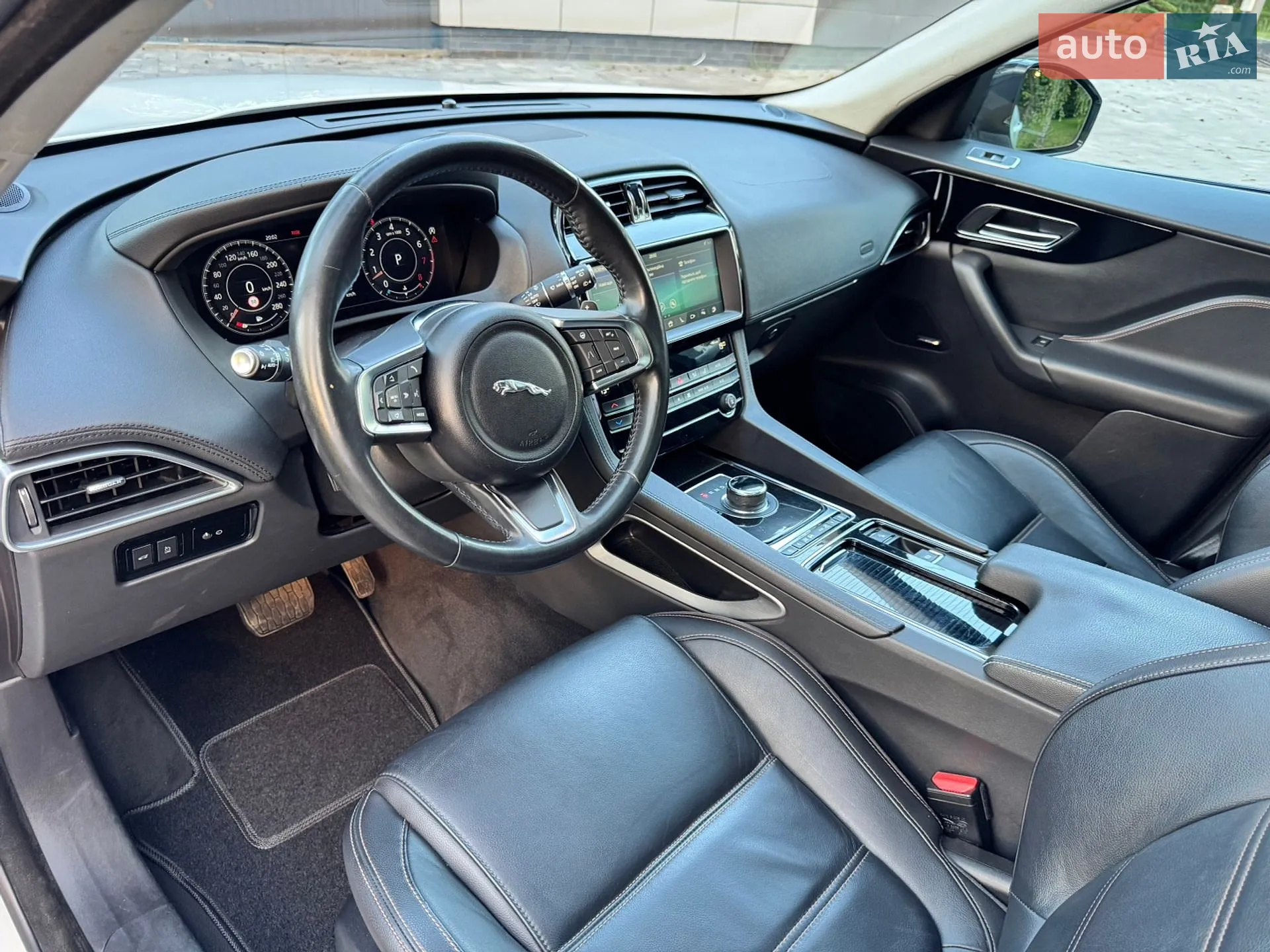 2019 Jaguar F-Pace - мініатюра 32
