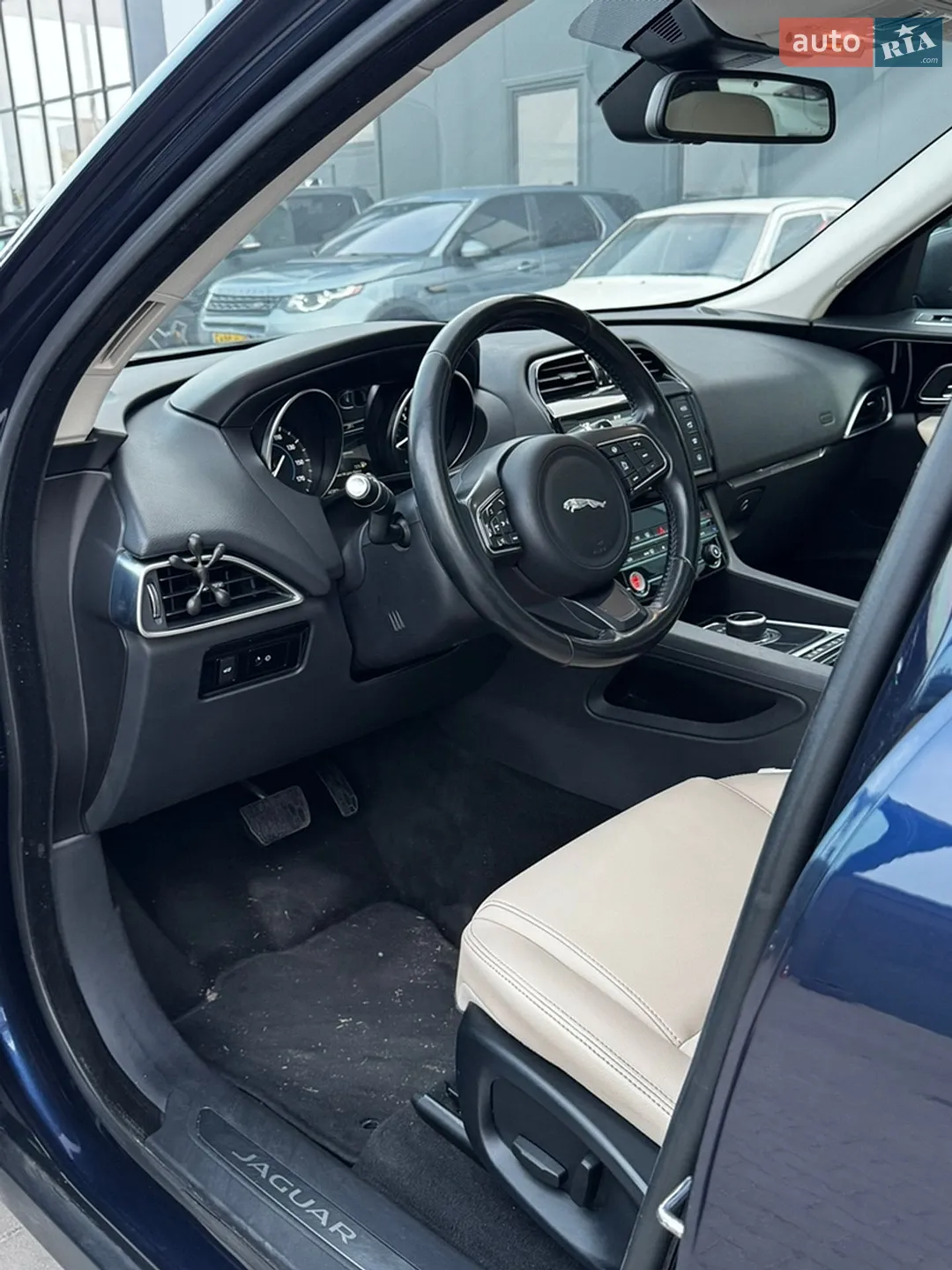 2018 Jaguar F-Pace - мініатюра 22