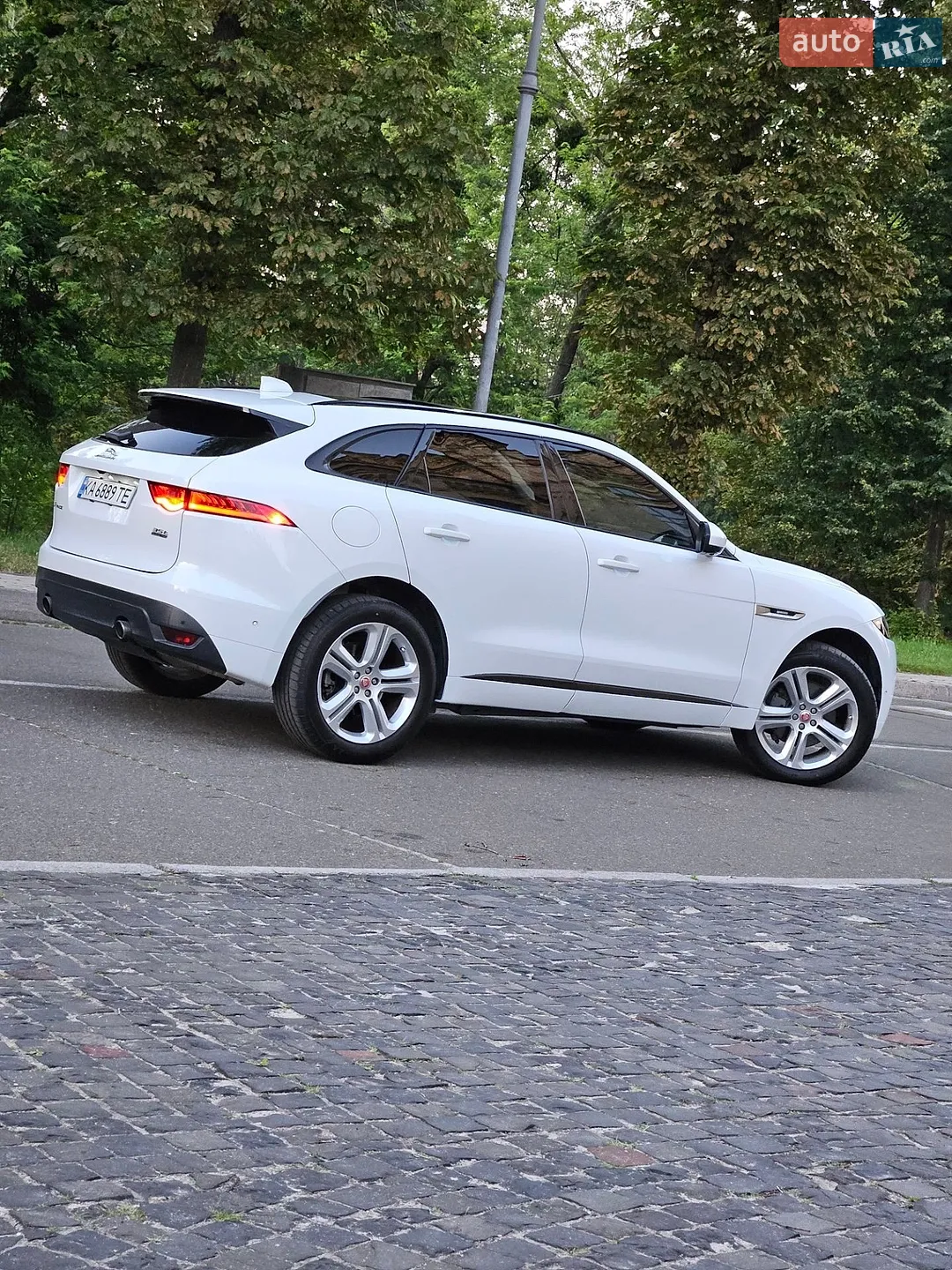 2017 Jaguar F-Pace - мініатюра 10