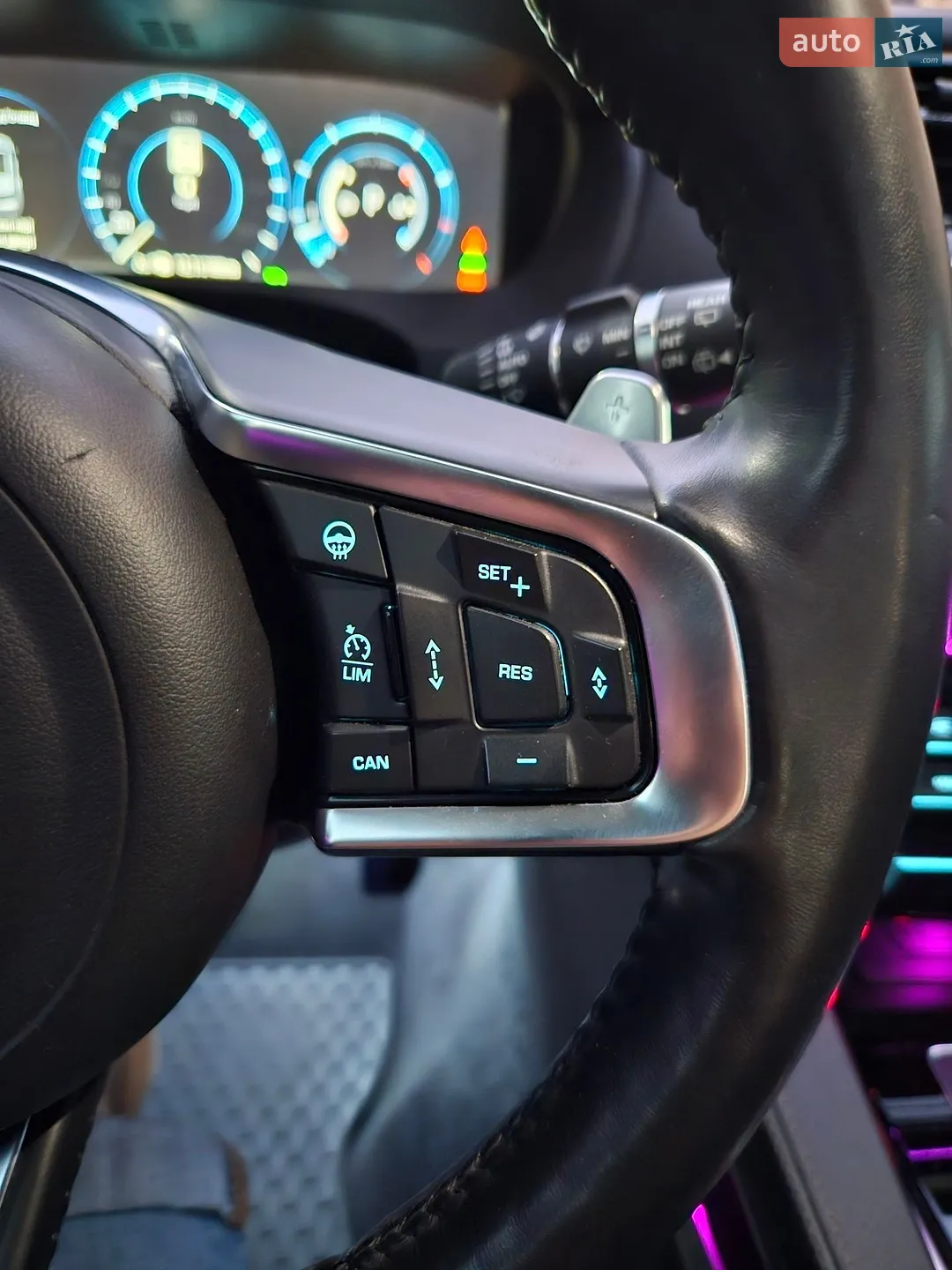 2017 Jaguar F-Pace - мініатюра 47