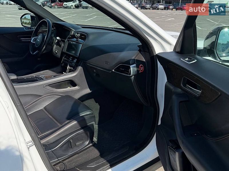Внедорожник / Кроссовер Jaguar F-Pace 2017 в Ужгороде фото 21 Внедорожник / Кроссовер Jaguar F-Pace 2017 в Ужгороде