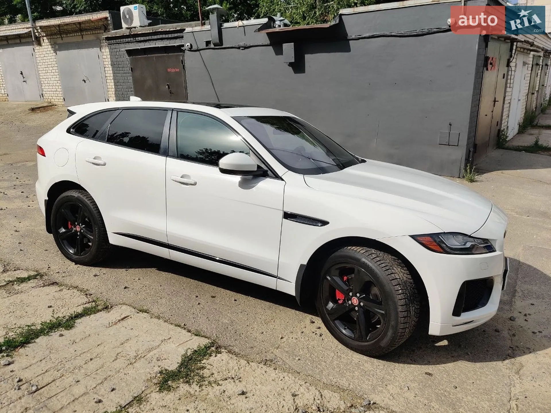 2016 Jaguar F-Pace - мініатюра 2