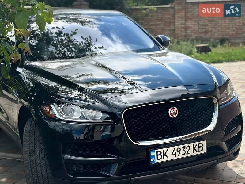 Jaguar F-Pace