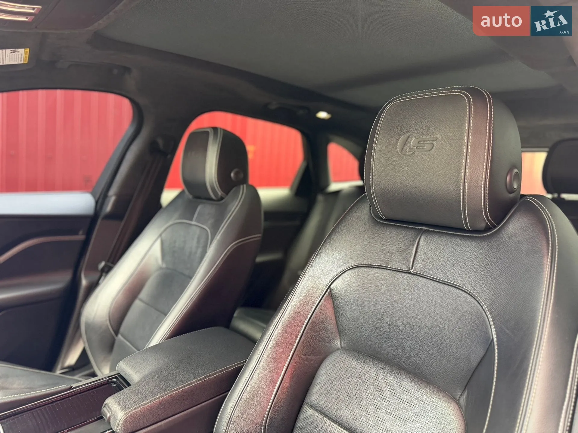 2019 Jaguar F-Pace - мініатюра 23