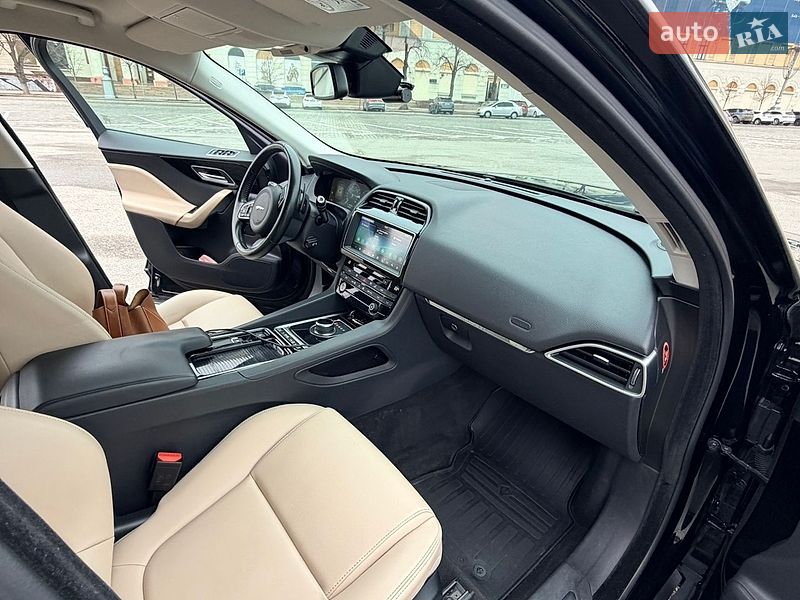 Внедорожник / Кроссовер Jaguar F-Pace 2017 в Харькове