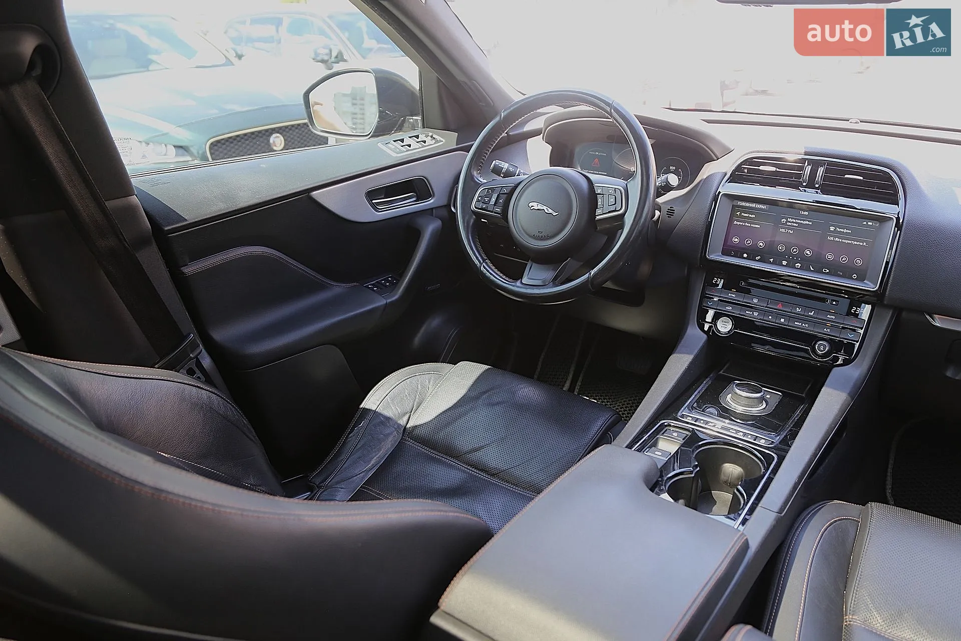 2016 Jaguar F-Pace - мініатюра 14