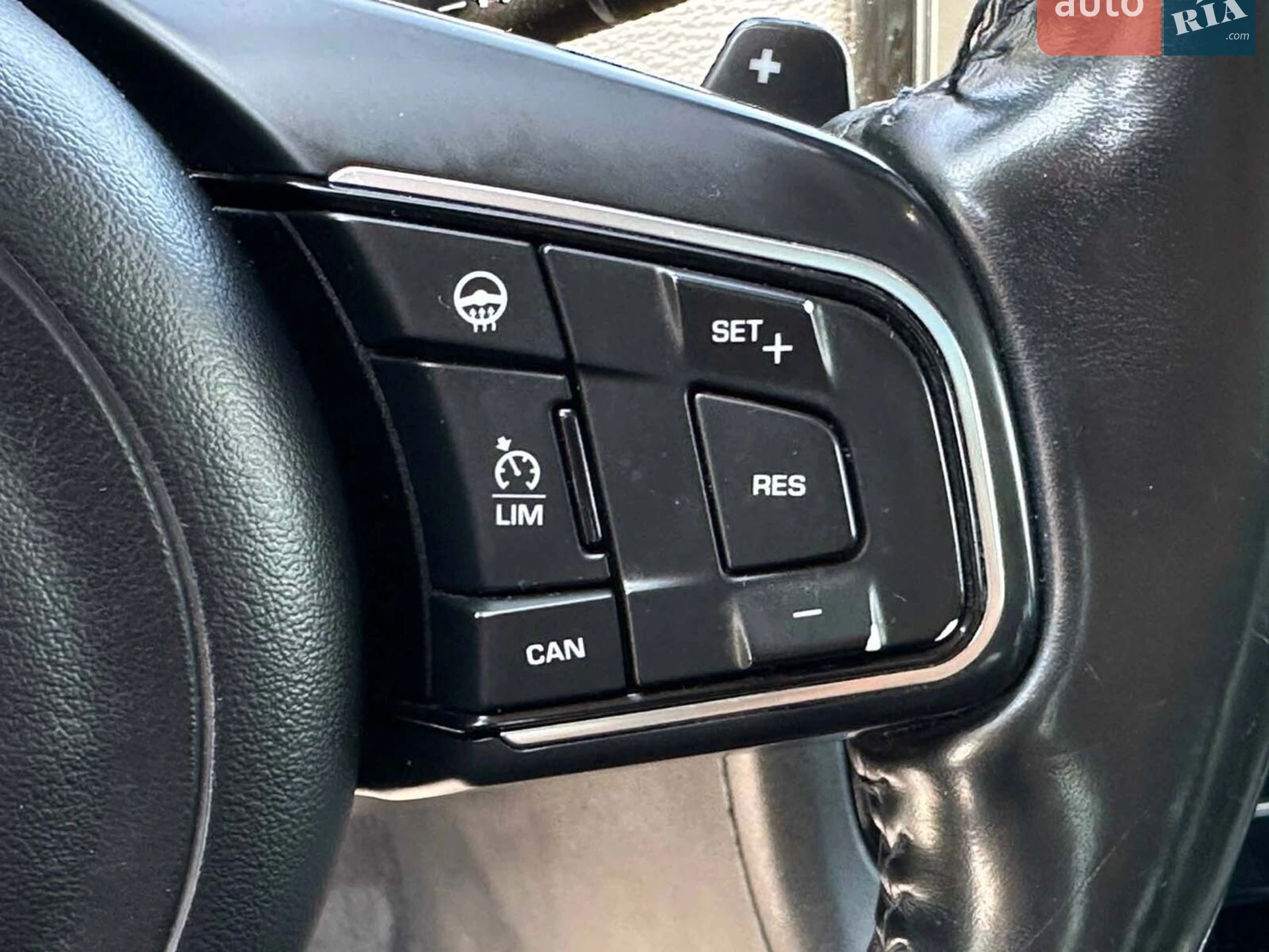 2016 Jaguar F-Pace - мініатюра 26