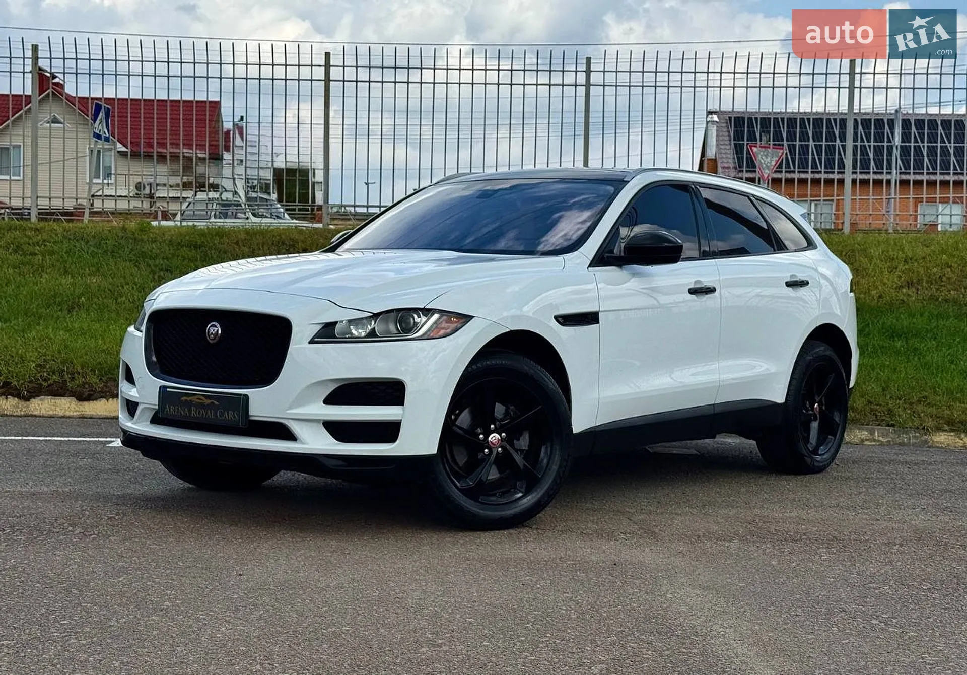 2017 Jaguar F-Pace - мініатюра 4