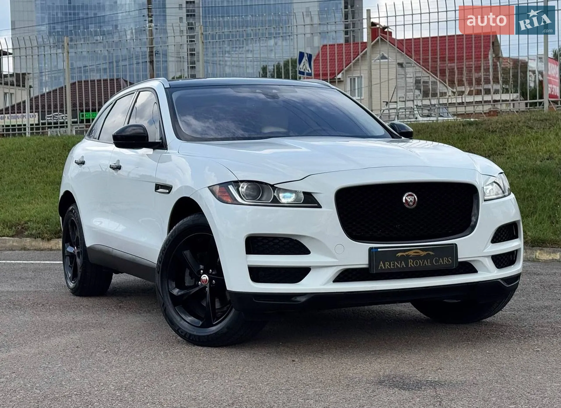 2017 Jaguar F-Pace - мініатюра 2
